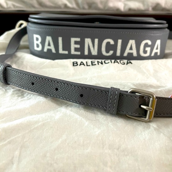 ***SOLD***Balenciaga crossbody bag - Picture 3 of 8
